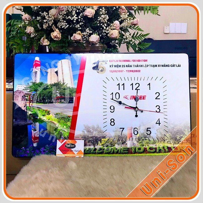 Đồng hồ treo tường nhựa