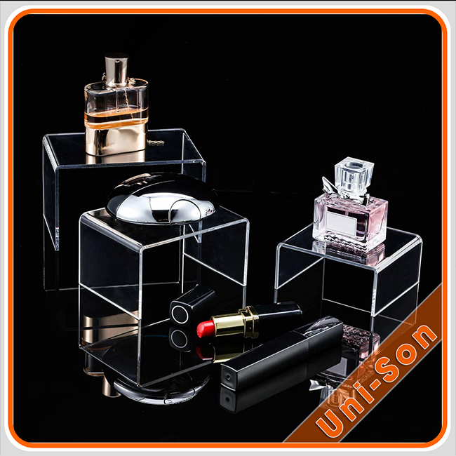 Kệ mica trưng bày mỹ phẩm
