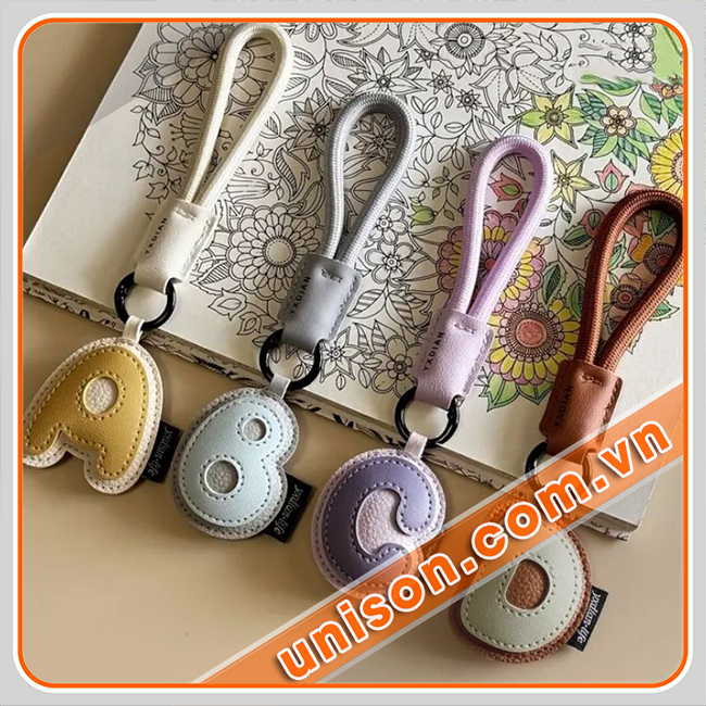sản xuất móc khóa charm theo bảng chữ cái