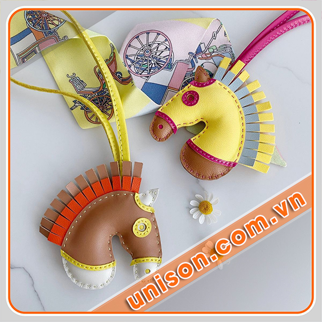 sản xuất móc khóa charm linh vật doanh nghiệp