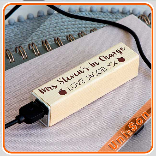 Pin sạc dự phòng gỗ