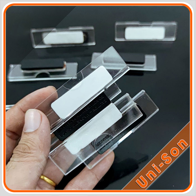 Thẻ tên mica cài áo, bao đựng thẻ mica