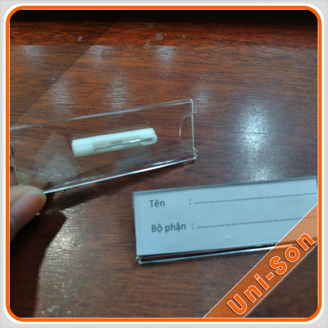 Thẻ tên mica cài áo, bao đựng thẻ mica
