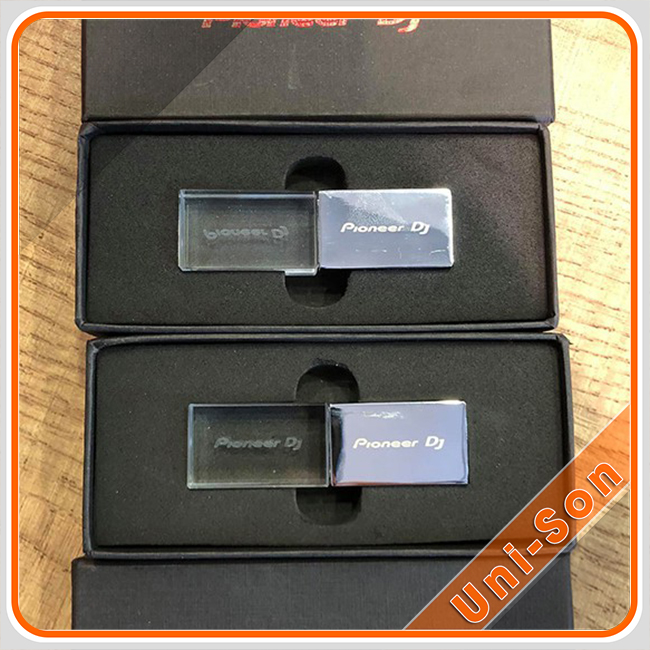 USB pha lê